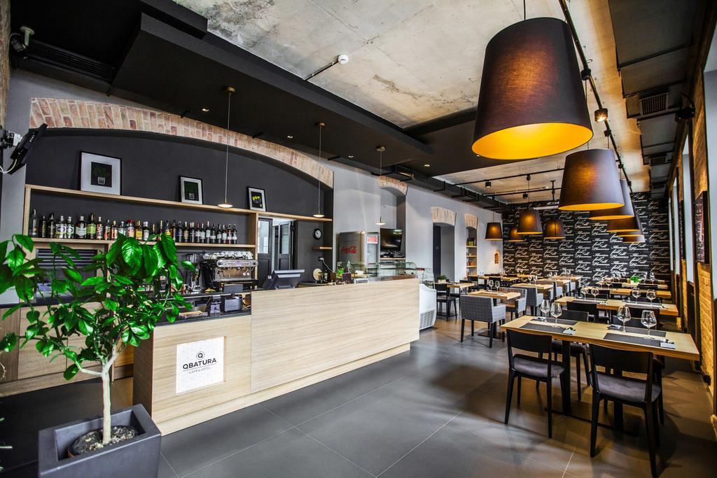 Qbatura Cafe & Hotel Ciechanów Exteriör bild